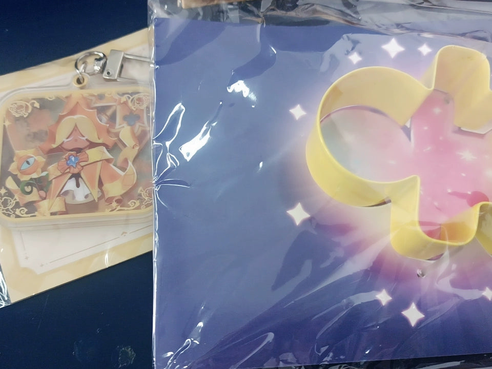 CookieRun: Kingdom-"Cookie Pose" Acrylic Keychains — buyer reference photo